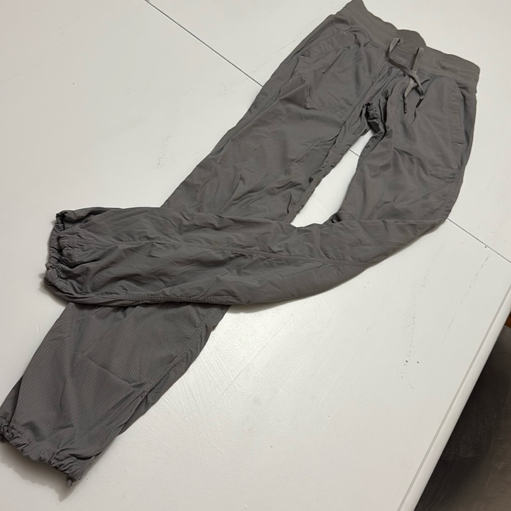 Lululemon Size 4 Dance Studio Pants